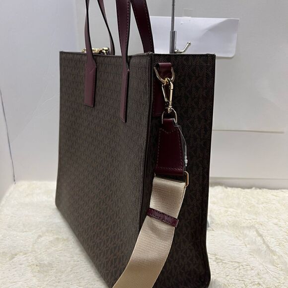 🎁🔥NWT! Michael Kors KENLY Large Travel Tote Handbag Merlot Msrp: $498.00 - Picture 6 of 7